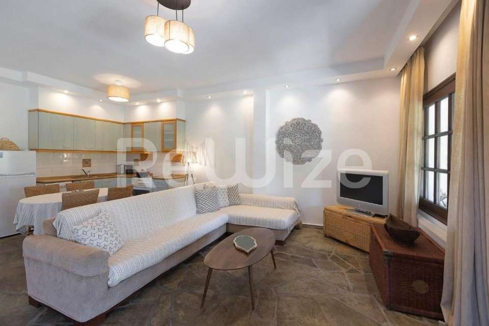 Image 2 of 24
