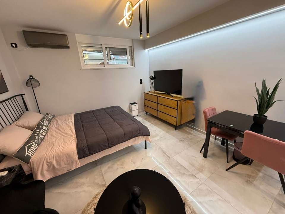 Image 1 of 22