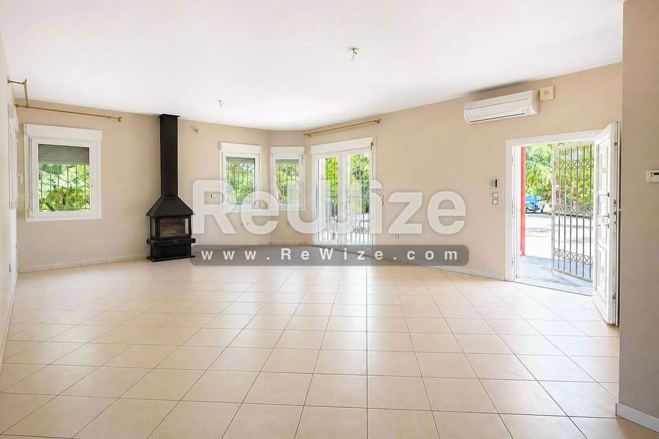 Image 1 of 18
