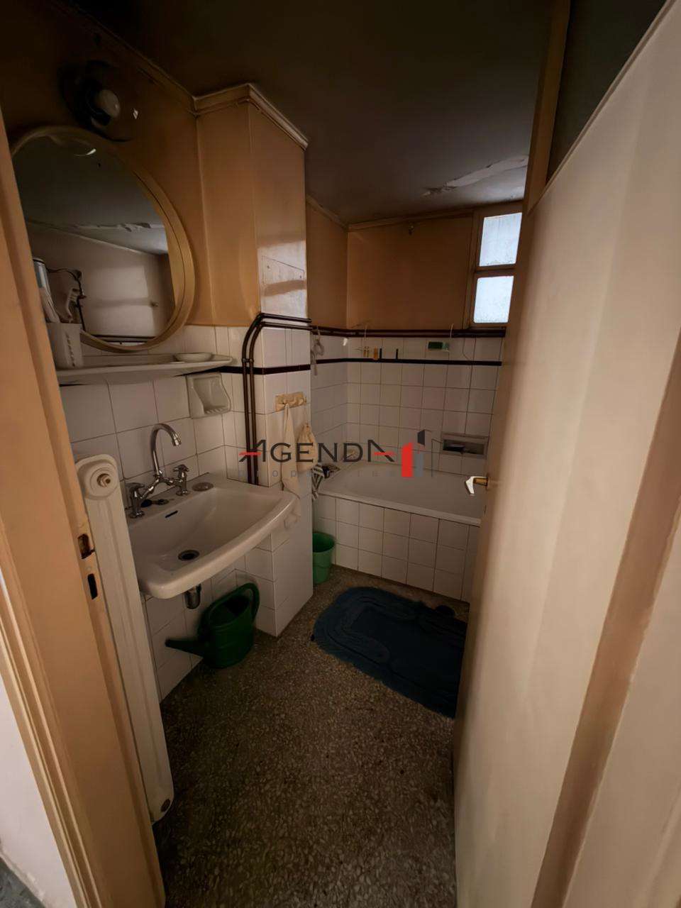 Image 2 of 25
