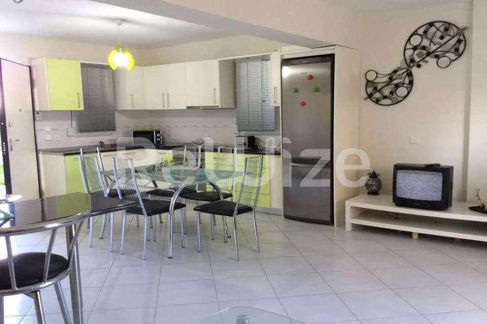Image 2 of 25