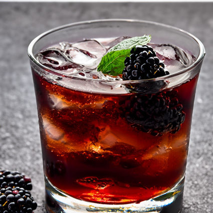 Blackberry Bourbon Smash drink recipe