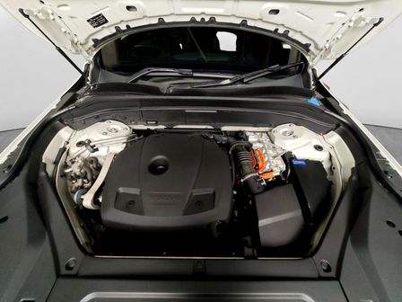 2021 Volvo XC90 T8 2.0 Automatic Image 4