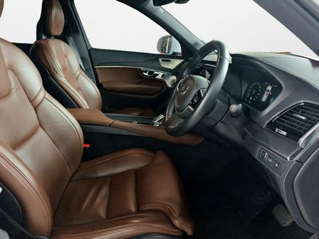 2021 Volvo XC90 T8 2.0 Automatic Image 8