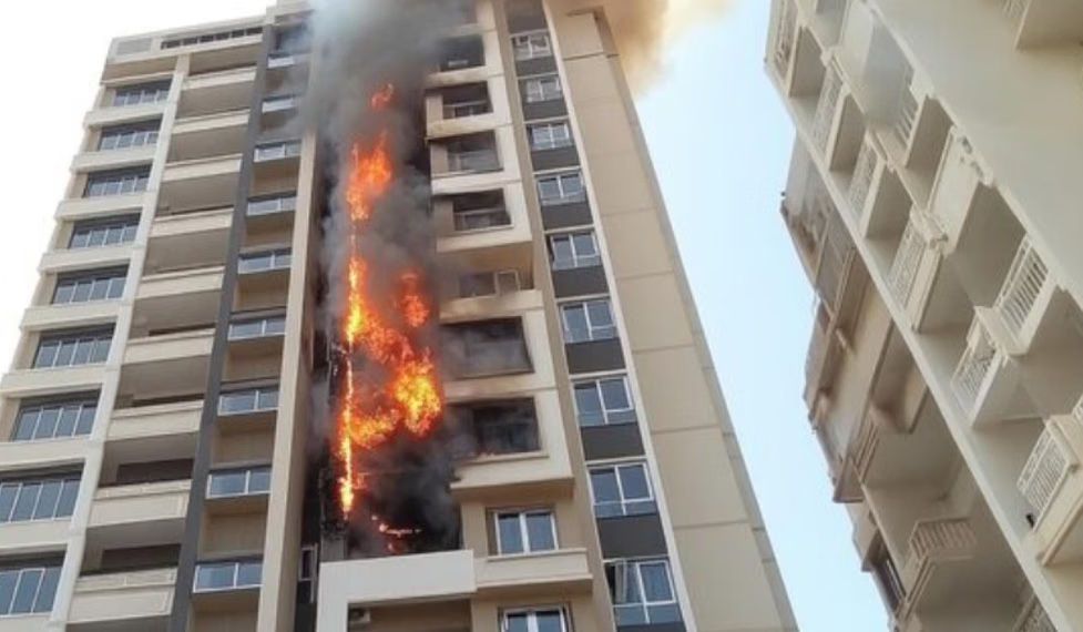 Kebakaran Apartemen di Jakbar! Penghuni Dievakuasi