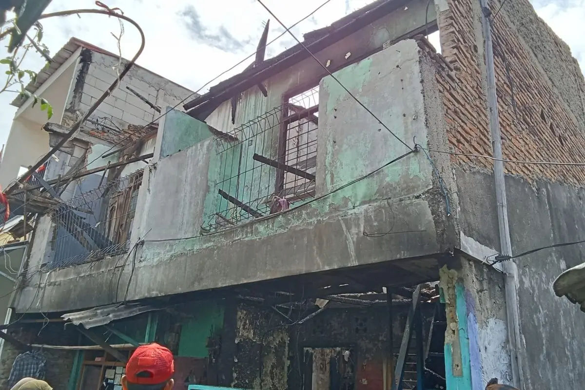 Tewas Terjebak Api Saat Tertidur