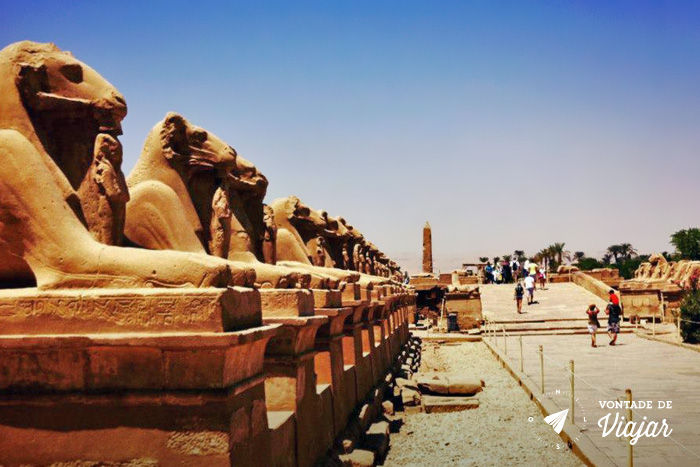 Egito - Karnak um dos maiores santuarios do mundo construido a partir de 2200 aC por mais de 18 seculos