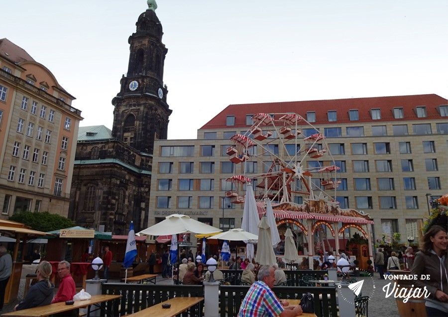 Dresden - Feira de comida e roda gigante no Altmarket