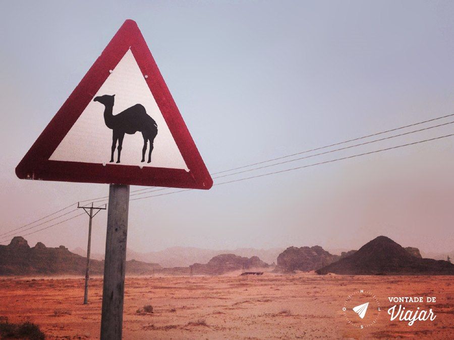Jordania - Placa no deserto de Wadi Rum