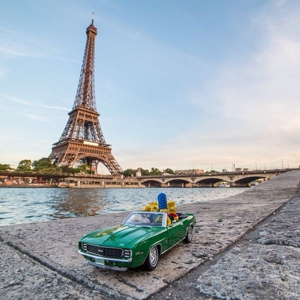 Discret - Simpsons em Paris Torre Eiffel