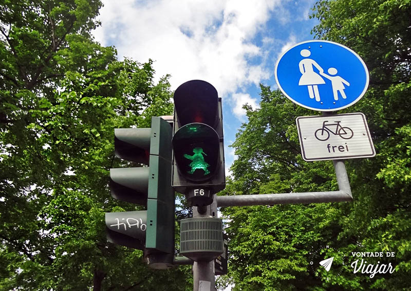 O que fazer em Dresden - Sinal de transito Alemanha Oriental