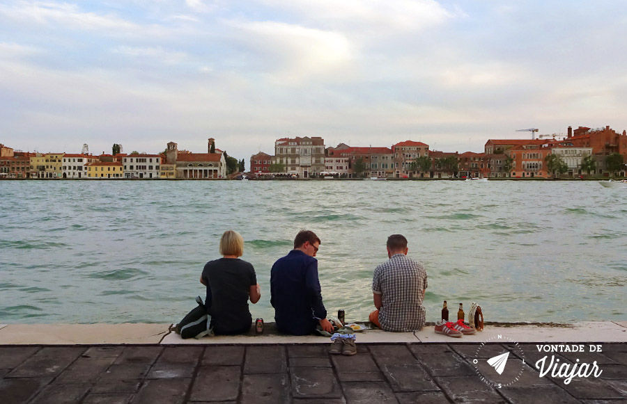 slow-travel-fim-de-tarde-no-canal-em-veneza