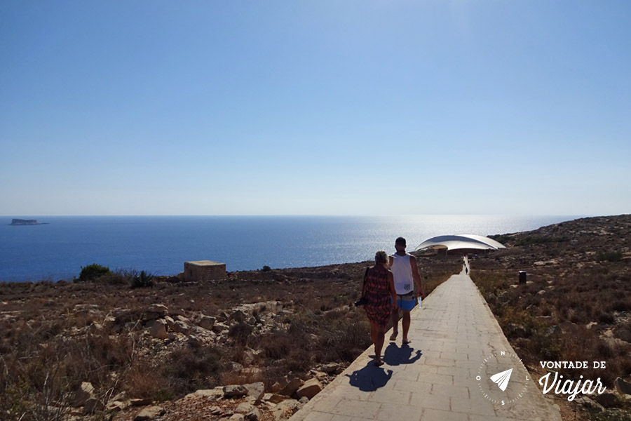 o-que-fazer-em-malta-templo-hagar-qim-perto-do-mar
