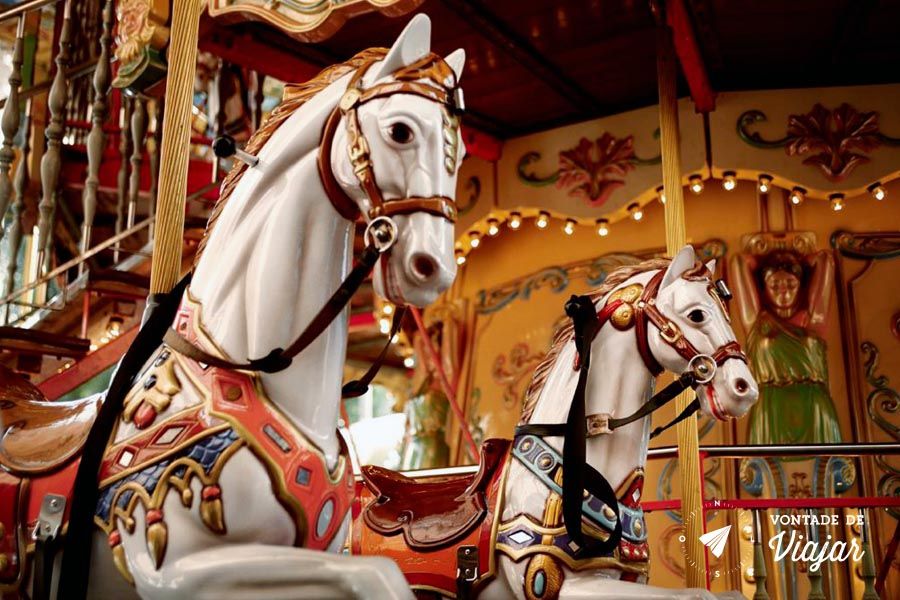 O que fazer em Copenhague - Tivoli Parque Carrosel - Foto Anders Boggild