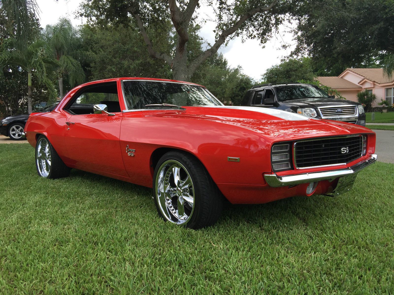 camaro with big wheels