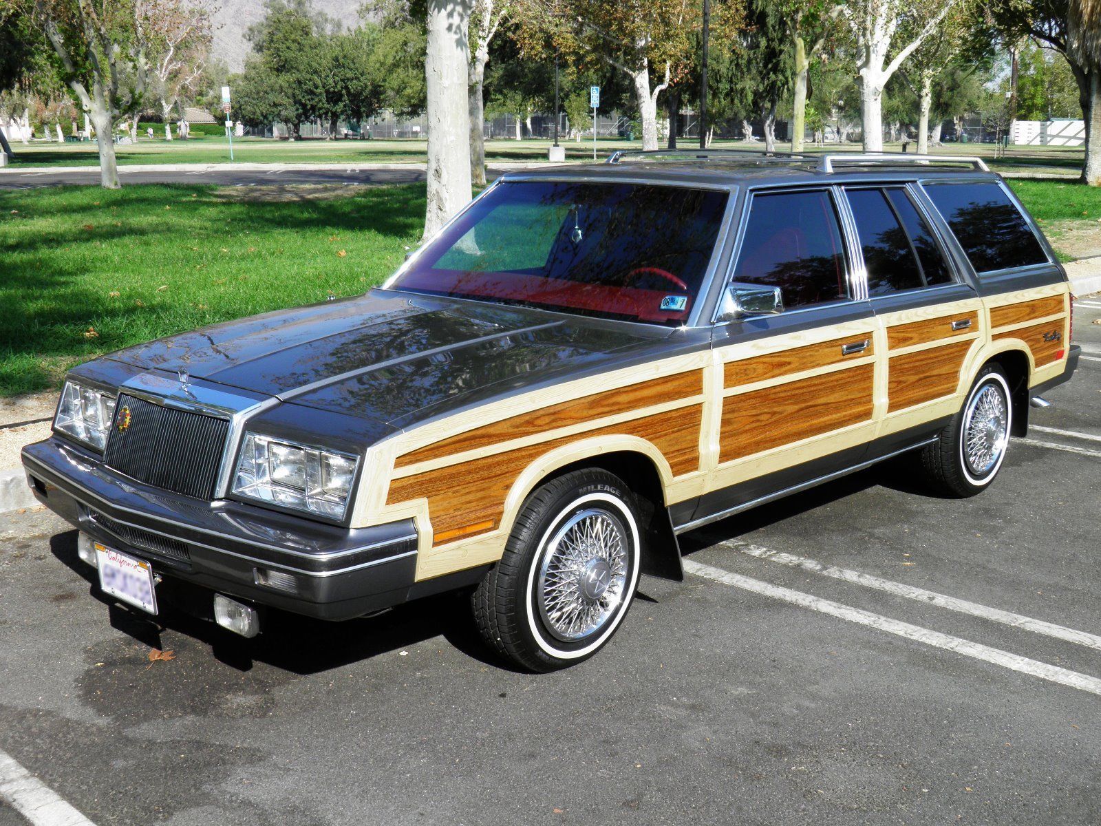 Chrysler town country 1974