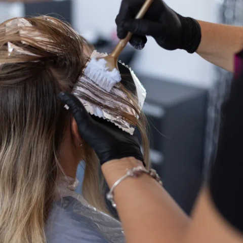 Haircoloring service