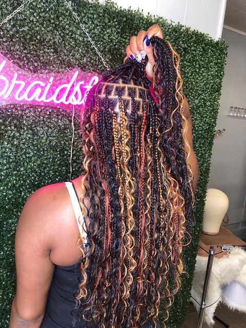 Medium boho knotless braids