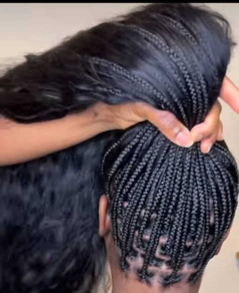 Small knotless Braids