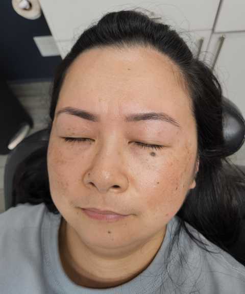 Ladies Brows Waxing