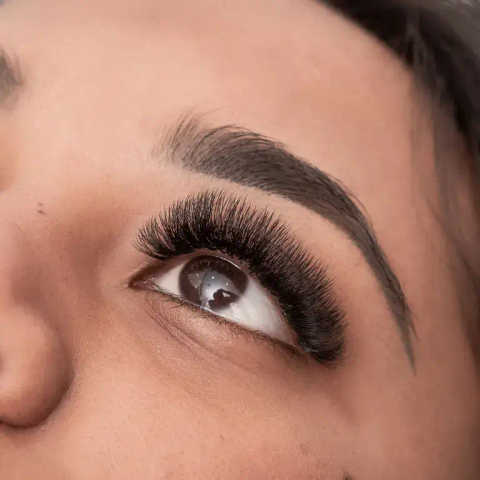 Lash Extensions & Fills service