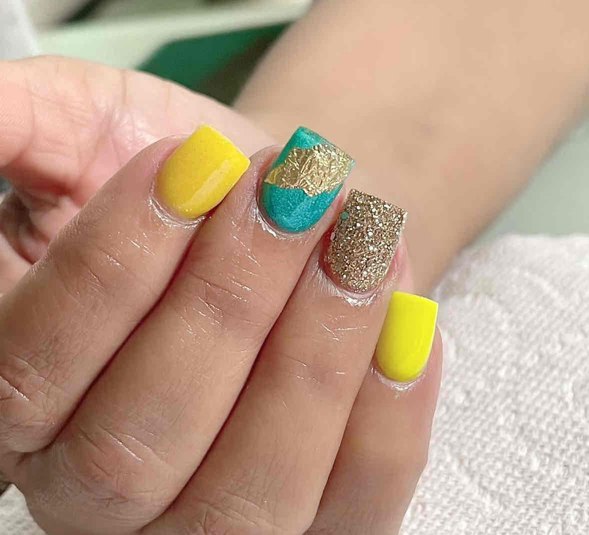  nail-art,manicure,beauty,glitter,colorful 