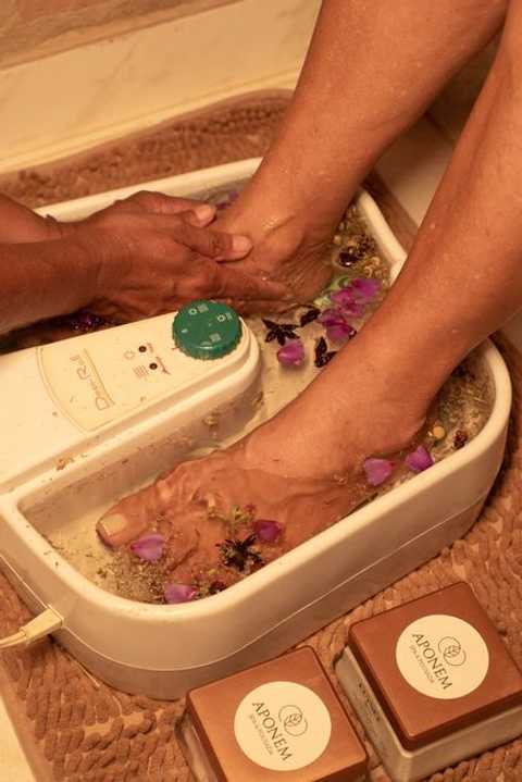 Regular Pedicure service image