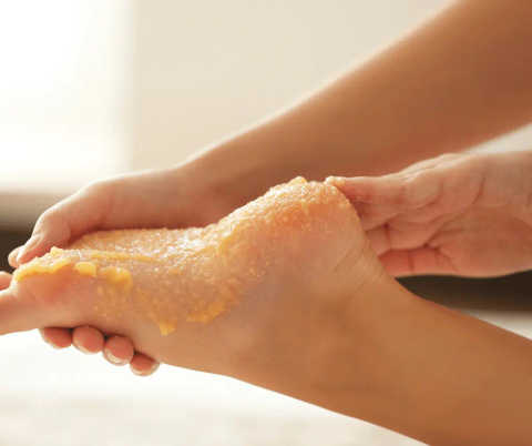 Foot Scrub & Foot Massage