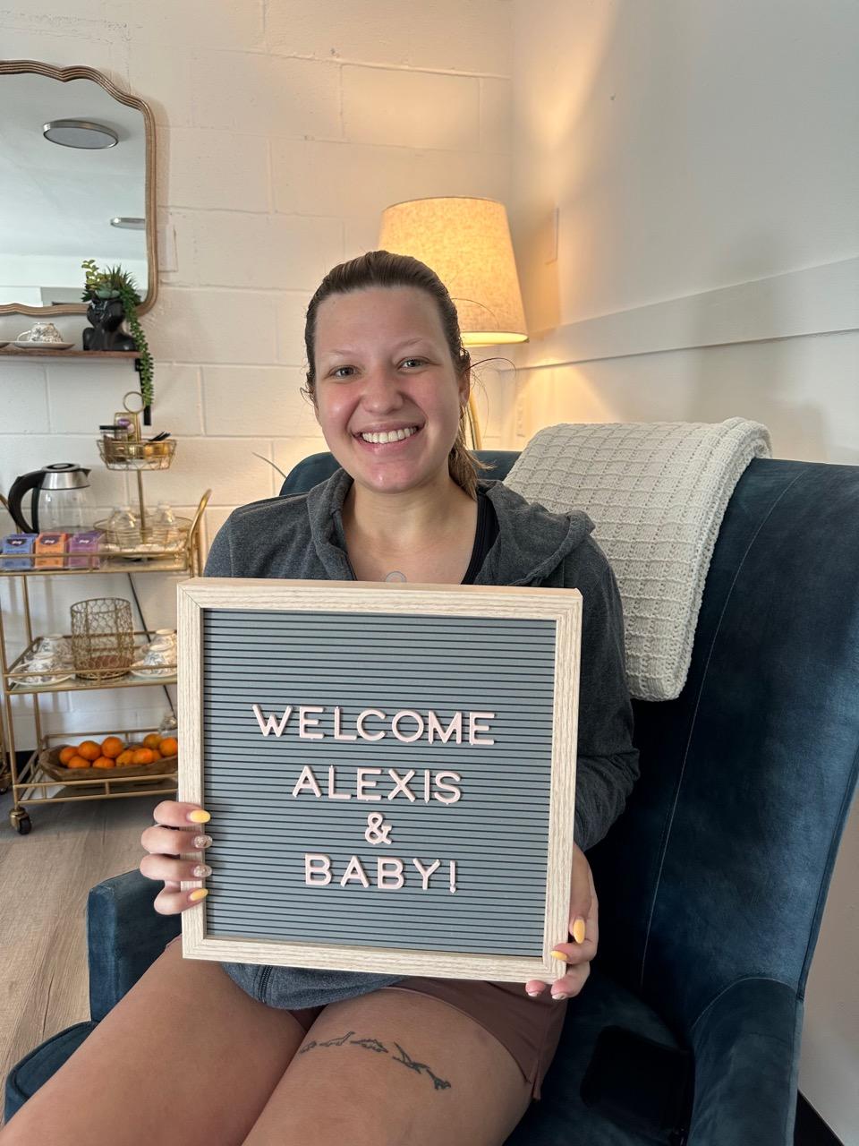  welcoming,cozy,consultation,female,sign,comfortable  