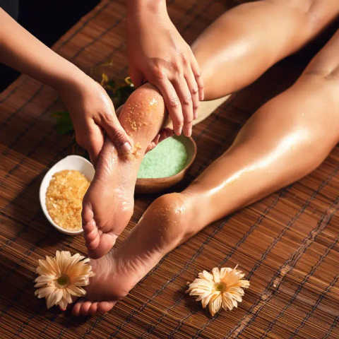 Foot Scrub & Foot Massage