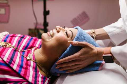 THE LUXARY SKIN BAR service