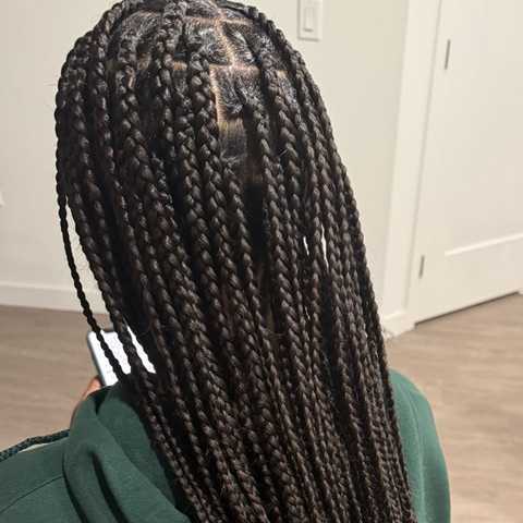 Hair Styling in West Emeryville: Quick Cuts, Blowouts &amp; Color image