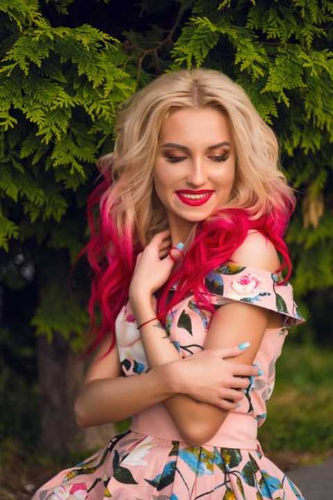 Highlight, Touch-Up, Haircut and Flat/Curling Iron service image