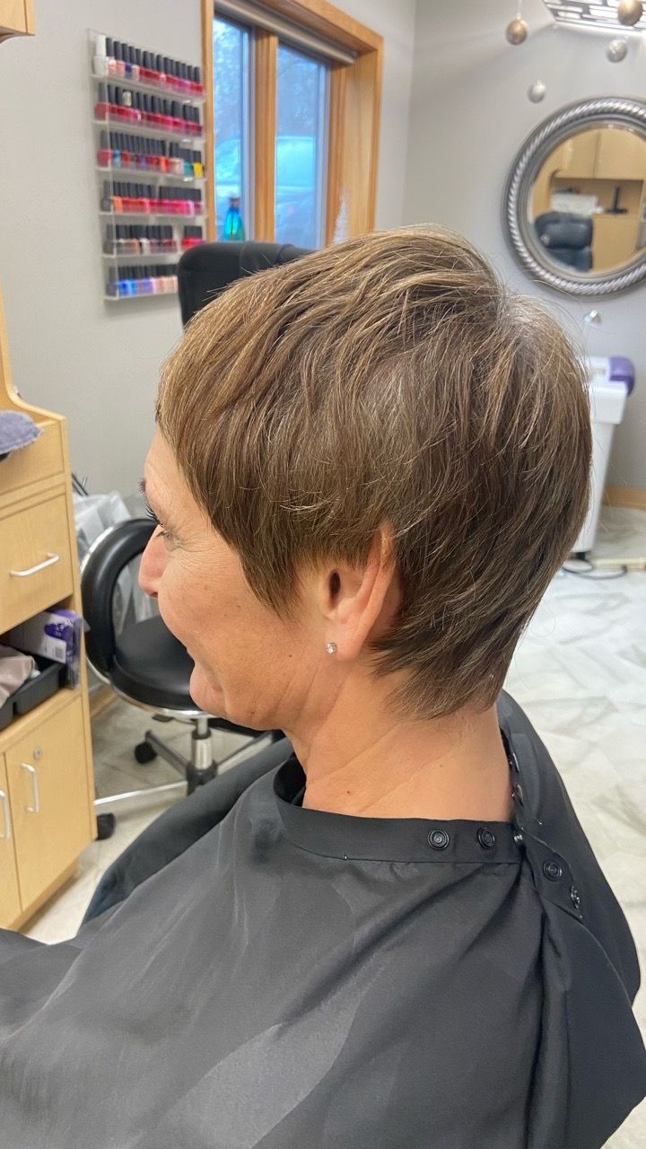  haircut,salon,mirror,interior,style 