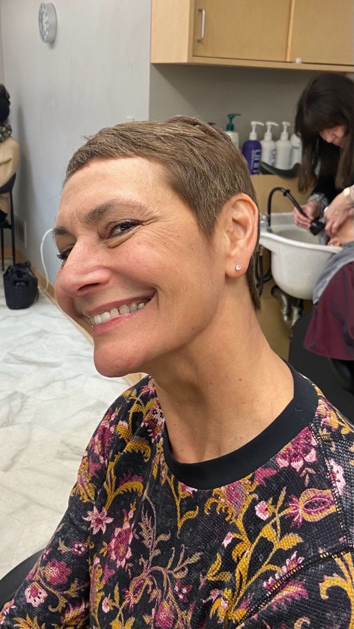  smiling,haircut,salon,woman,hairstyle,happy 
