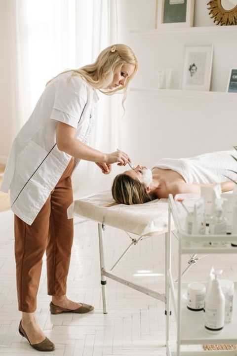 Brow Shaping & Facial Waxing service