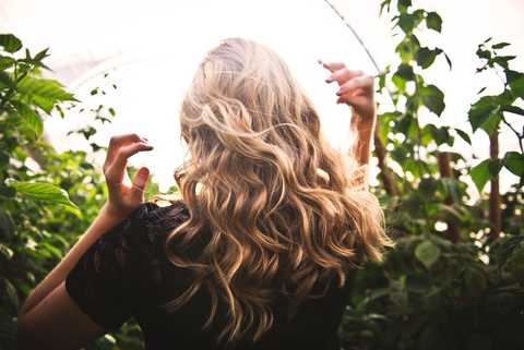 Partial Highlight and Flat/Curling Iron service image