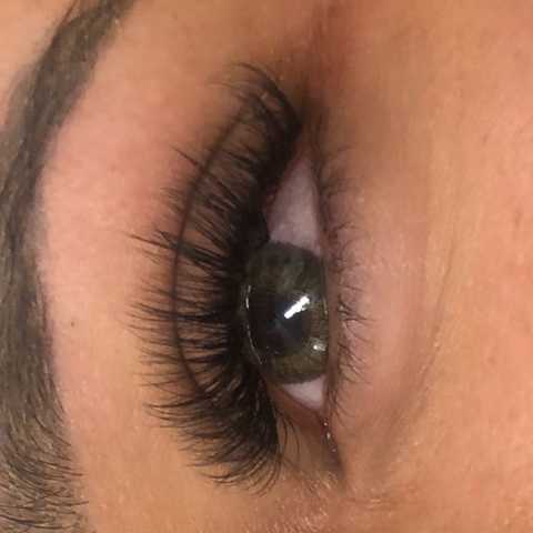 Lash extensions (volume lashes)