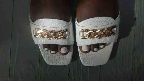 Regular Polish Change- Pedicure vs Gel Pedicure: Time, Cost, Wear Image