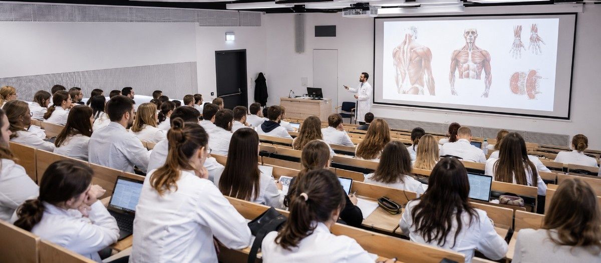 MBBS in Second Faculty of Medicine, Charles University campus