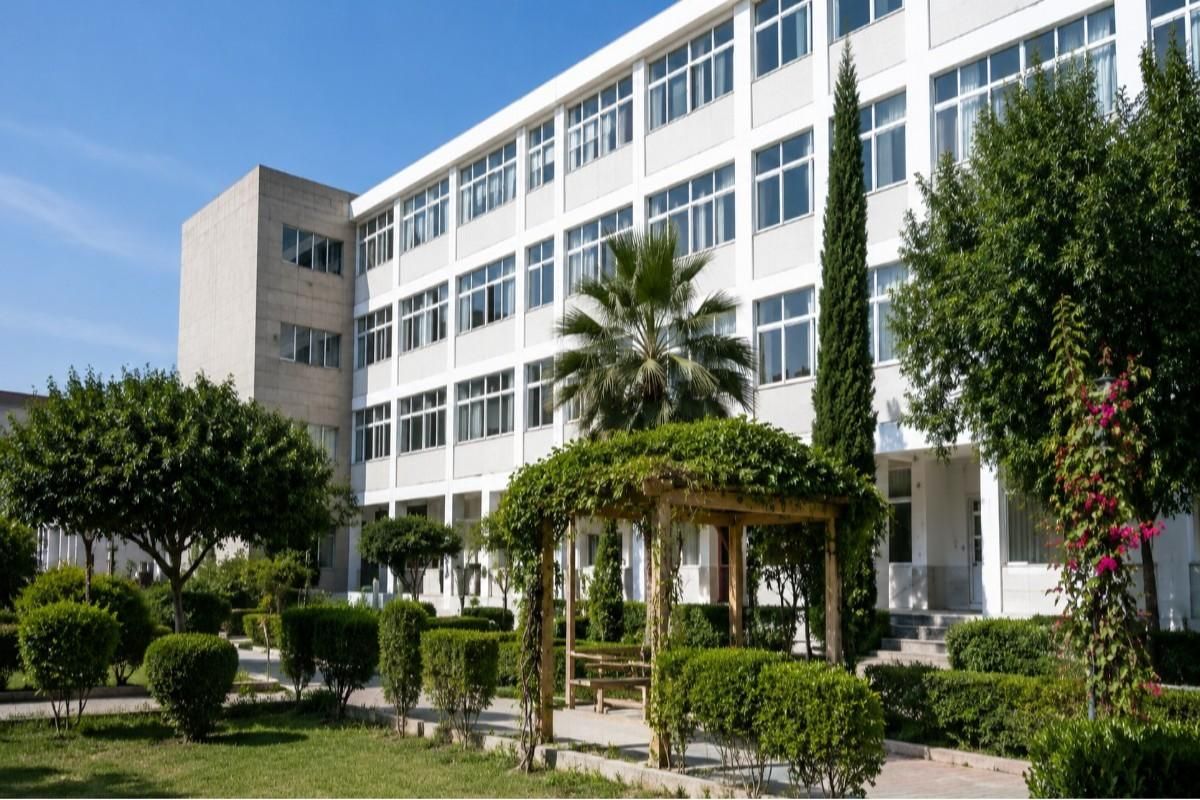 "Aswan University Faculty of Medicine campus"