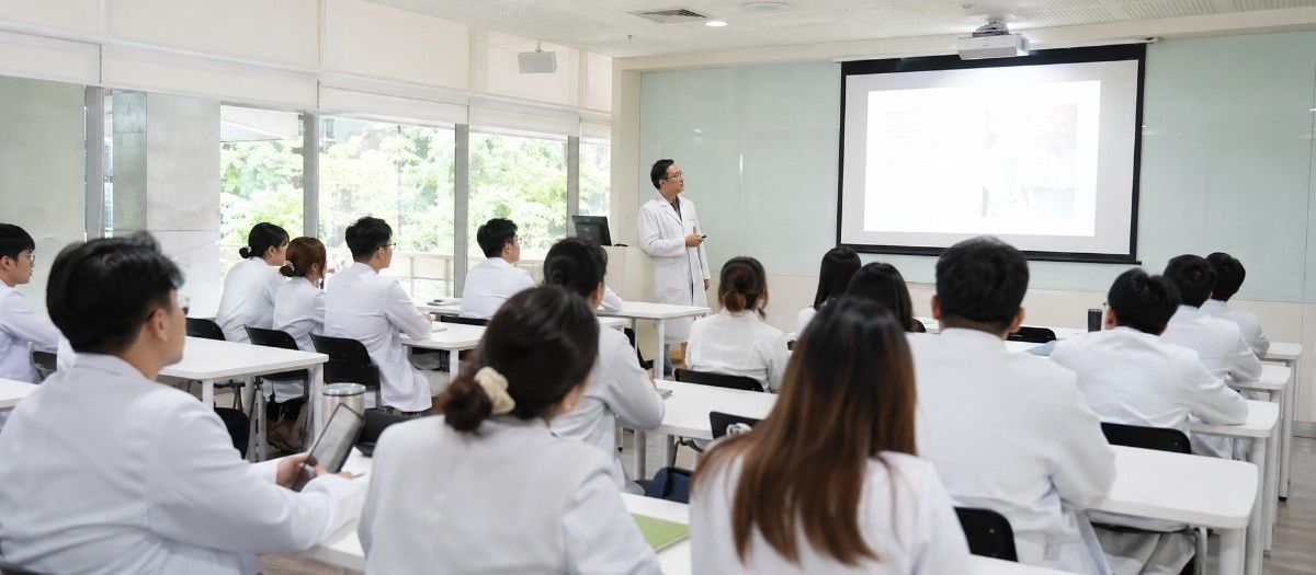 MBBS in De La Salle Medical and Health Sciences Institute College of Medicine campus