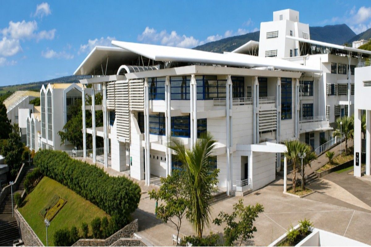 MBBS in University of Reunion Faculty of Health