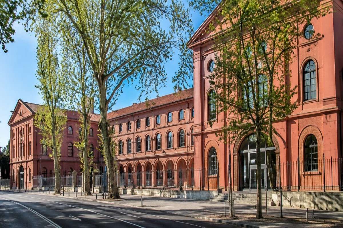 MBBS in University of Modena and Reggio Emilia Faculty of Medicine and Surgery
