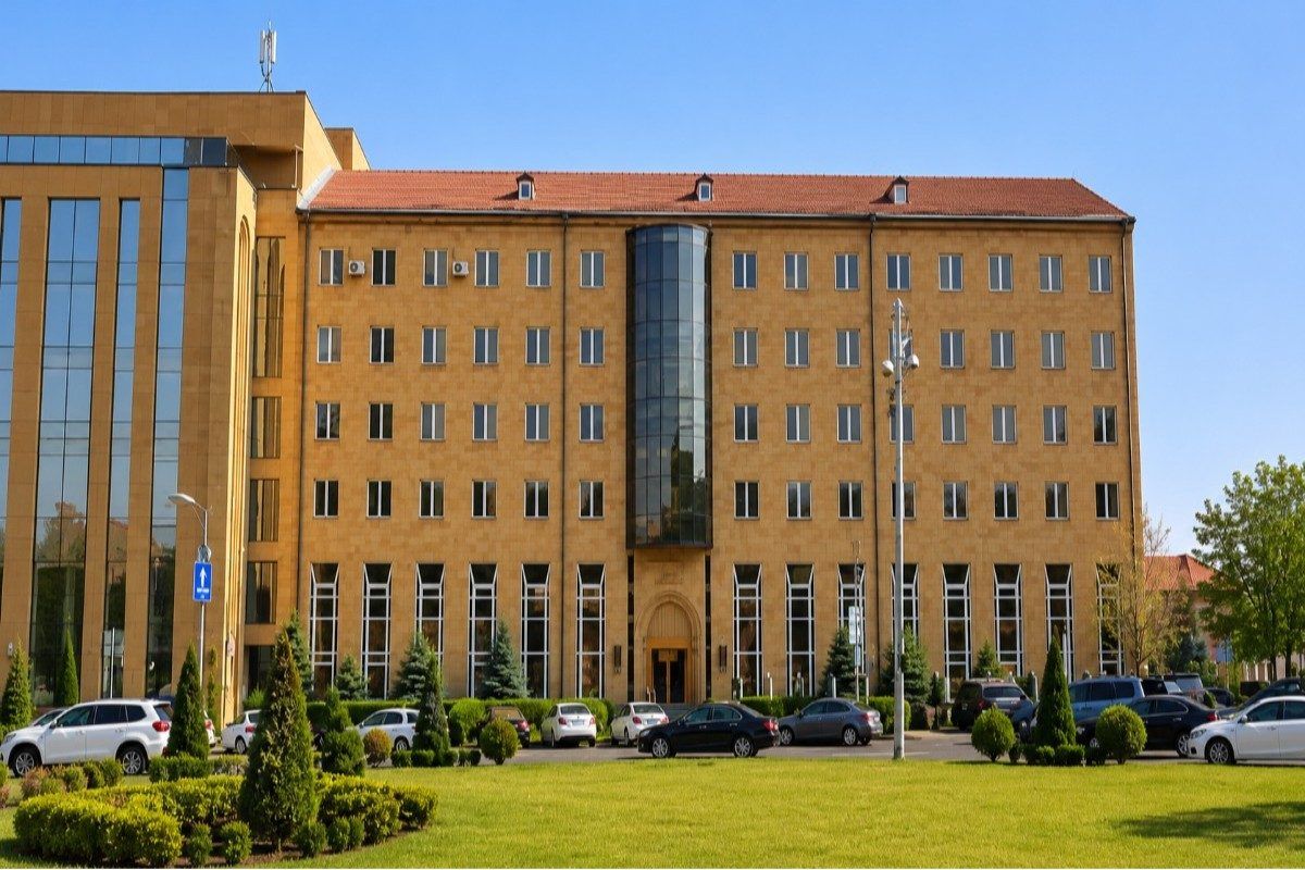"Yerevan Gladzor University Faculty of Medicine Campus"