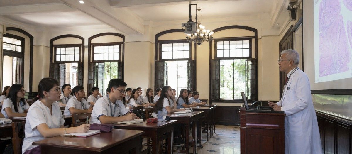 MBBS in University of the Philippines Manila College of Medicine campus