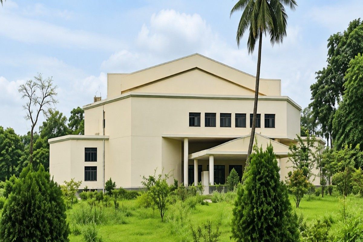 "Rajshahi Medical College and Hospital campus"
