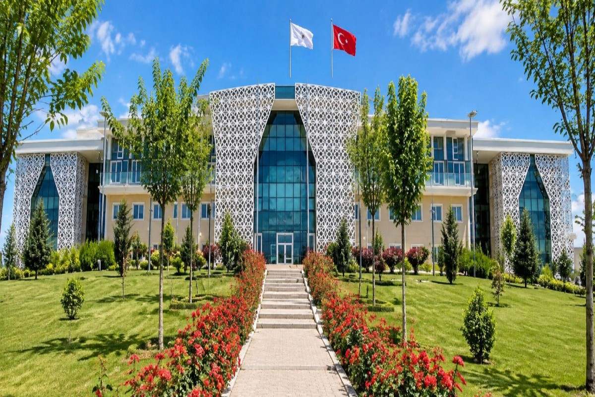 "Aksaray University School of Medicine"