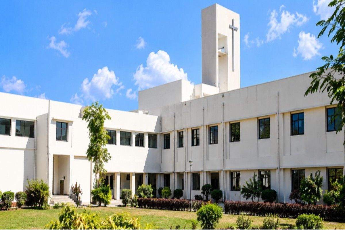 MBBS in Holy Family Red Crescent Medical College