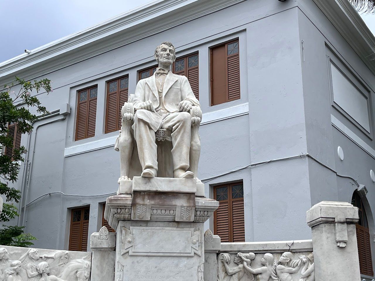 Abraham Lincoln Statue